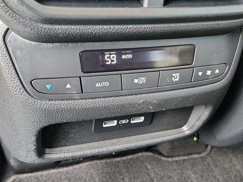 Used 2023 Honda Pilot EX-L image 13