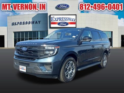Used 2025 Ford Expedition Active AWD/4WD image 1