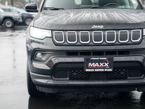 Used 2022 Jeep Compass Latitude AWD/4WD image 5