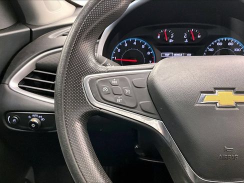 Used 2022 Chevrolet Malibu LT FWD image 17