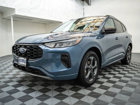 Used 2024 Ford Escape ST-Line w/ Tech Pack #1 AWD/4WD image 3