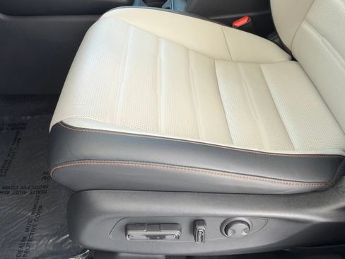 Used 2025 Honda CR-V Sport Touring image 18