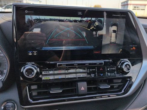 Used 2022 Toyota Highlander Platinum image 24