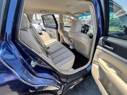 Used 2010 Subaru Outback 2.5i Premium AWD/4WD image 19
