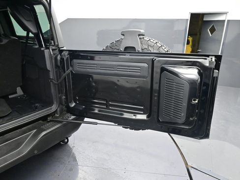 Used 2023 Ford Bronco Badlands image 26