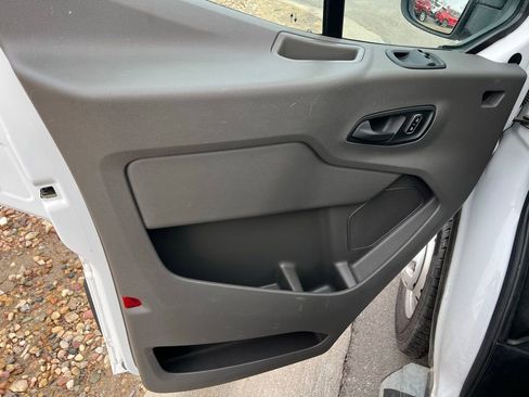 Used 2023 Ford Transit 250 Low Roof AWD w/ Exterior Upgrade Package image 15