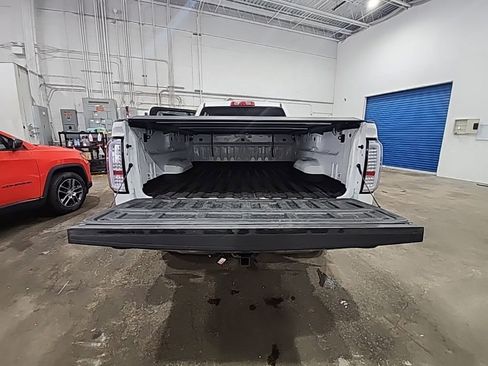 Used 2018 GMC Sierra 1500 SLE w/ Suspension Package, Off-Road AWD/4WD image 16