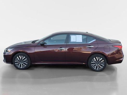 Used 2025 Nissan Altima 2.5 SV image 7