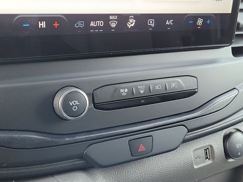 New 2026 Ford Transit 250 148 Medium Roof Extended AWD image 38