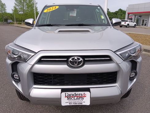 Used 2024 Toyota 4Runner TRD Off-Road AWD/4WD image 8