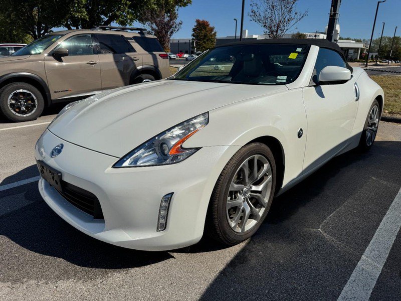 Used 2014 Nissan 370Z Touring w/ Navigation Package RWD image 3
