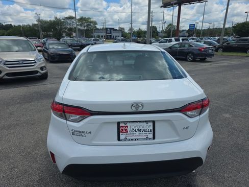 Used 2024 Toyota Corolla LE FWD image 5