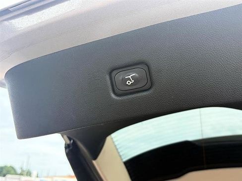 Used 2023 Lincoln Nautilus FWD image 13