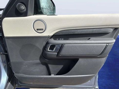 Used 2022 Land Rover Discovery HSE R-Dynamic image 18