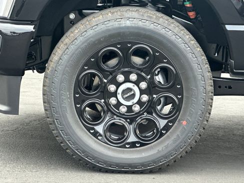 New 2025 Ford F250 Lariat w/ Black Appearance Package image 25