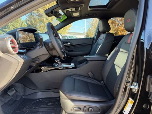 New 2026 Chevrolet Trax RS w/ Sunroof Package FWD image 15