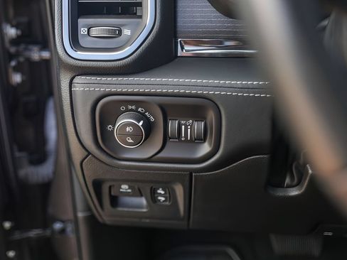 Used 2024 RAM 1500 Limited AWD/4WD image 17