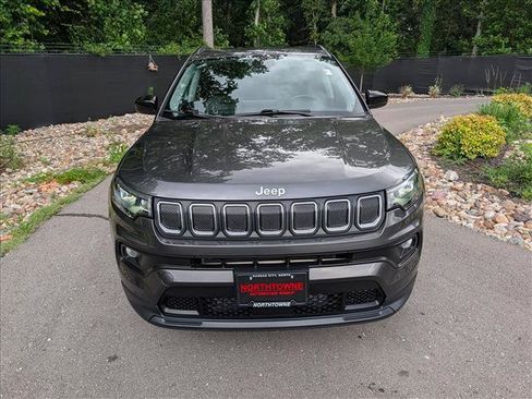 Used 2022 Jeep Compass Latitude AWD/4WD image 8