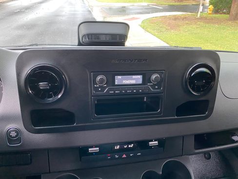 Used 2025 Mercedes-Benz Sprinter 2500 image 51