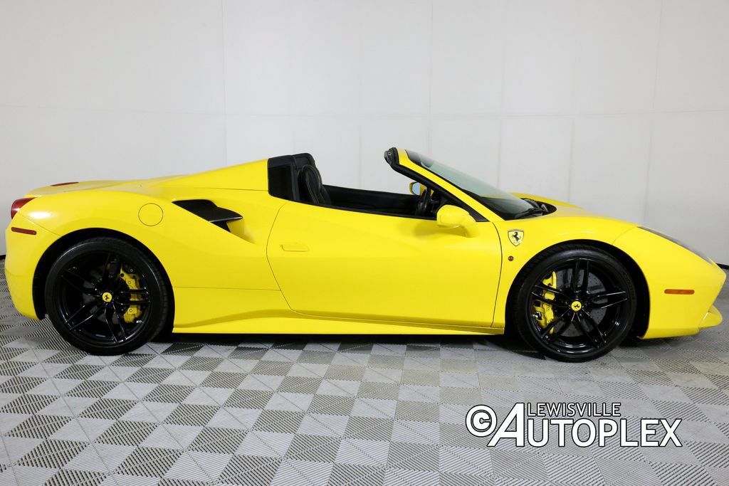 Used 2018 Ferrari 488 Spider RWD image 4