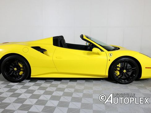 Used 2018 Ferrari 488 Spider RWD image 4