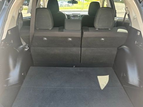 Used 2018 Toyota RAV4 LE image 8