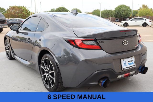 Used 2023 Toyota GR86 RWD image 5
