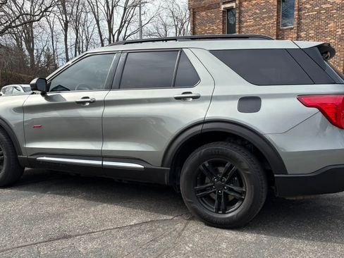 Used 2020 Ford Explorer XLT AWD/4WD image 6