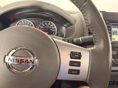 Used 2015 Nissan Frontier SL AWD/4WD image 31
