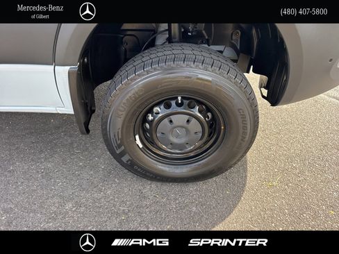 Used 2024 Mercedes-Benz Sprinter 2500 image 15