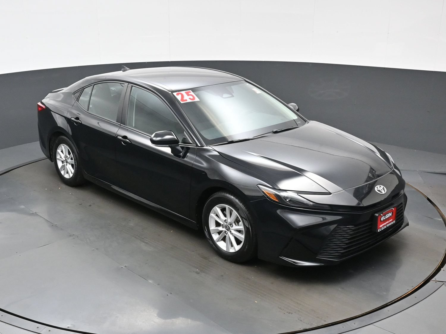 Used 2025 Toyota Camry LE FWD image 34