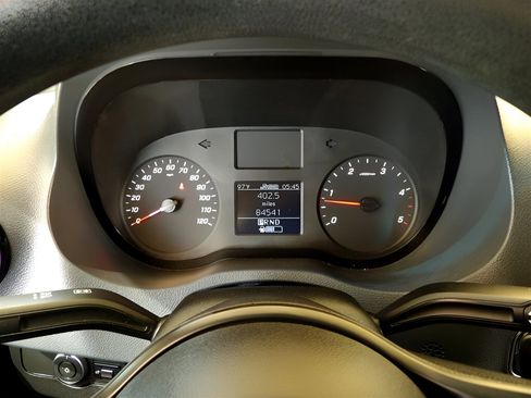 Used 2019 Mercedes-Benz Sprinter 144 image 16