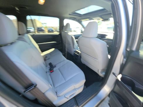 Used 2023 Honda Passport EX-L image 32