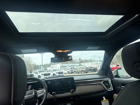 New 2026 GMC Canyon Denali image 24