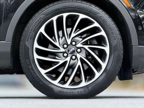 Used 2019 Lincoln Nautilus Reserve image 20