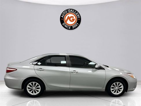 Used 2016 Toyota Camry LE image 8