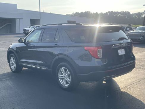 Used 2022 Ford Explorer XLT w/ Equipment Group 202A AWD/4WD image 12