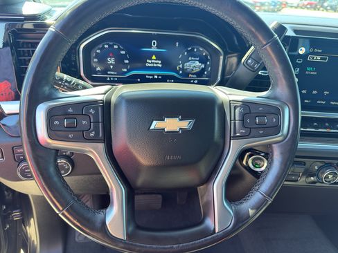 Certified 2022 Chevrolet Silverado 1500 LT AWD/4WD image 17