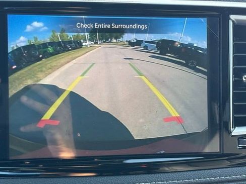 New 2026 Chrysler Pacifica Select AWD/4WD image 18