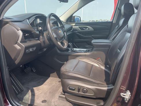 Used 2018 Chevrolet Traverse LT w/ LPO, Cargo Package AWD/4WD image 9