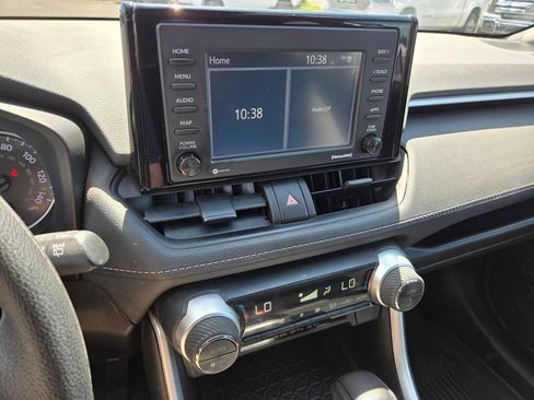 Used 2022 Toyota RAV4 LE AWD/4WD image 28