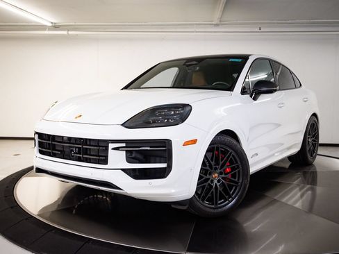 Used 2026 Porsche Cayenne GTS AWD/4WD image 1