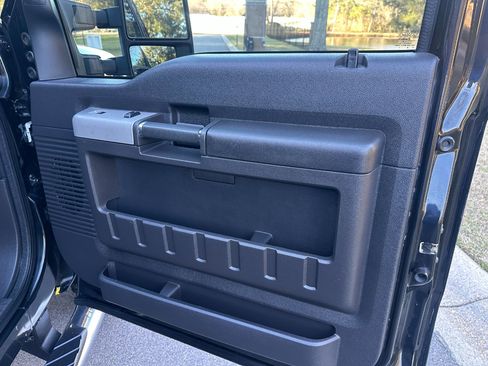 Used 2015 Ford F250 Lariat w/ Lariat Interior Package image 25