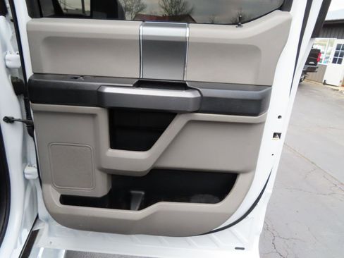 Used 2018 Ford F250 XLT w/ XLT Premium Package image 32