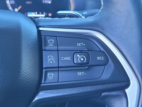 Used 2021 Jeep Grand Cherokee L Laredo w/ Luxury Tech Group I image 23