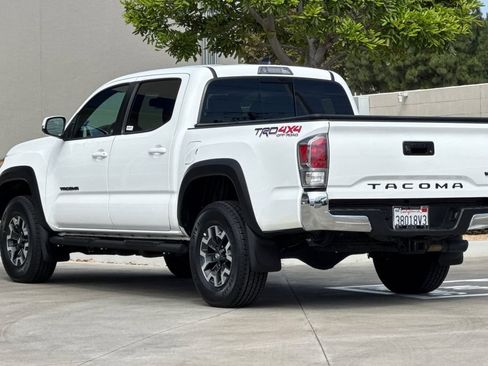 Used 2023 Toyota Tacoma TRD Off-Road w/ Black Out Package (TMS) AWD/4WD image 3
