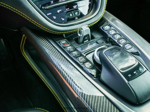 Used 2021 Aston Martin DBX image 59