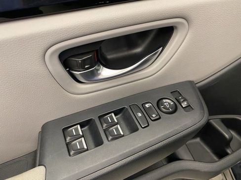 Used 2023 Honda Pilot LX image 27