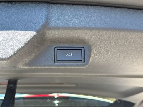 New 2025 Volkswagen ID. Buzz Pro S image 16