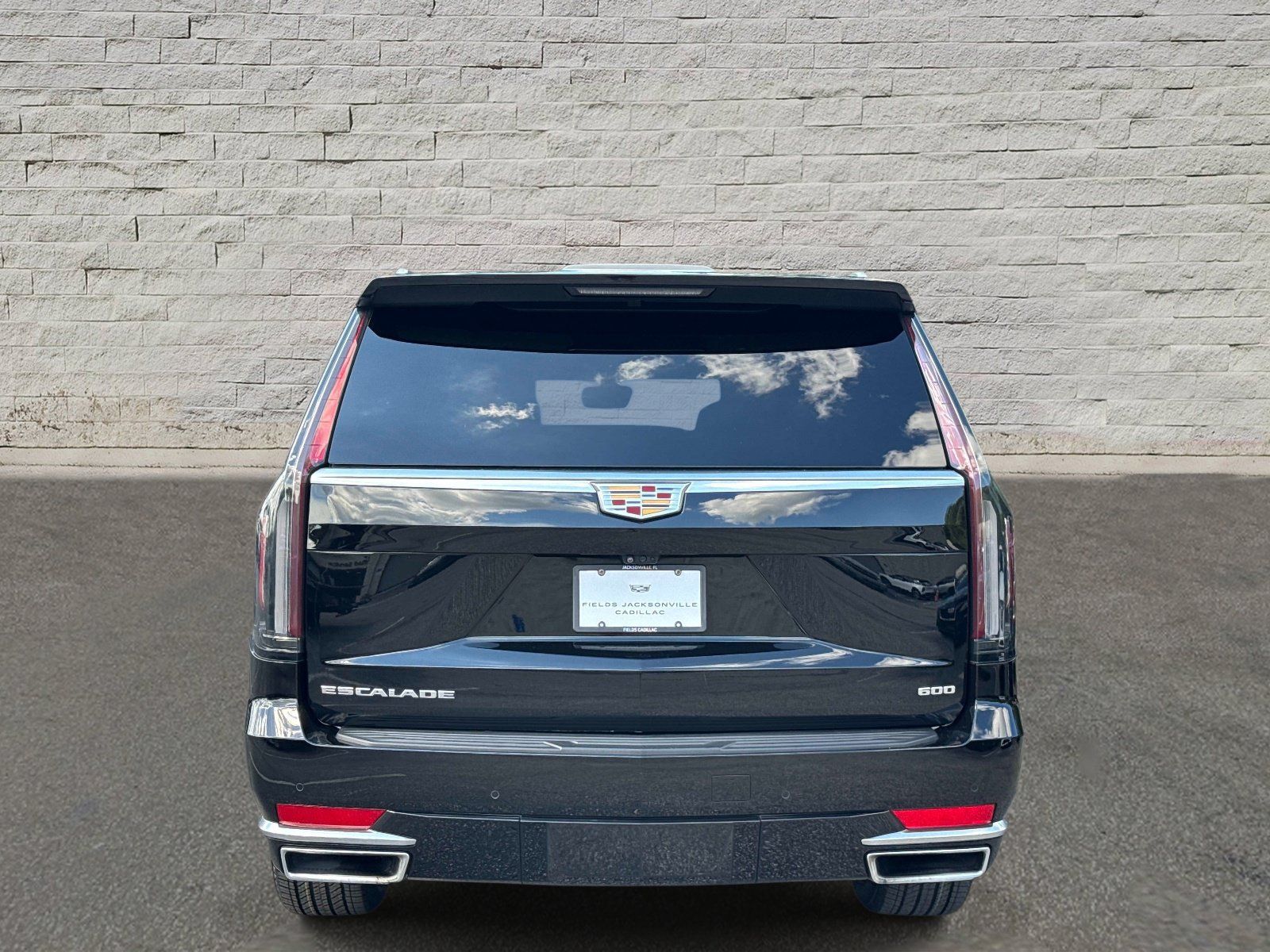 Used 2024 Cadillac Escalade ESV Premium Luxury w/ Performance Package AWD/4WD image 4